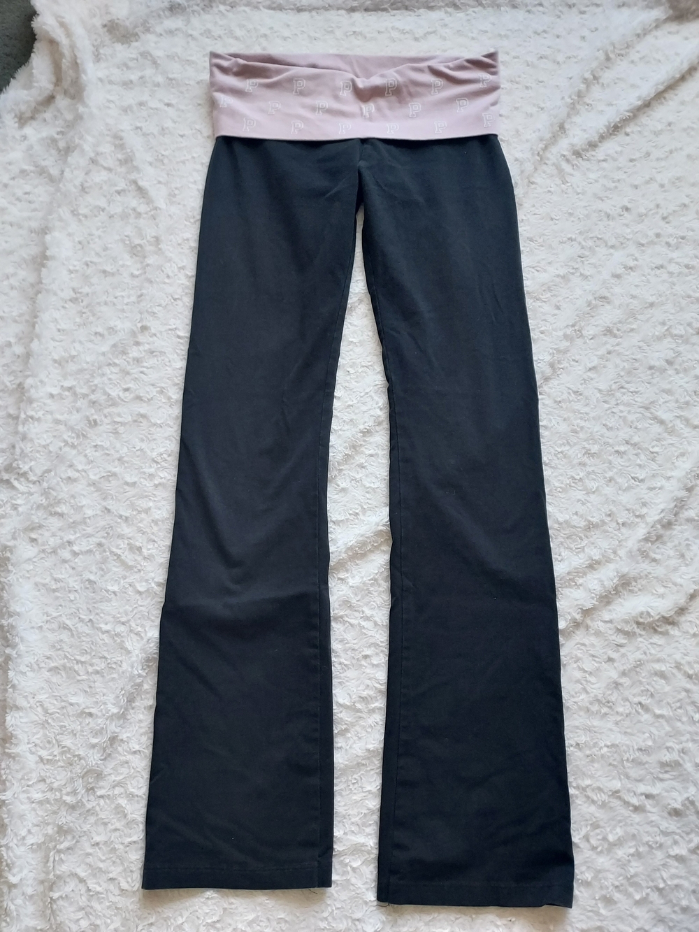 Women’s MED Black Flare Yoga Pants Y2K Dusty Pink Fold-Over Waistband Errands